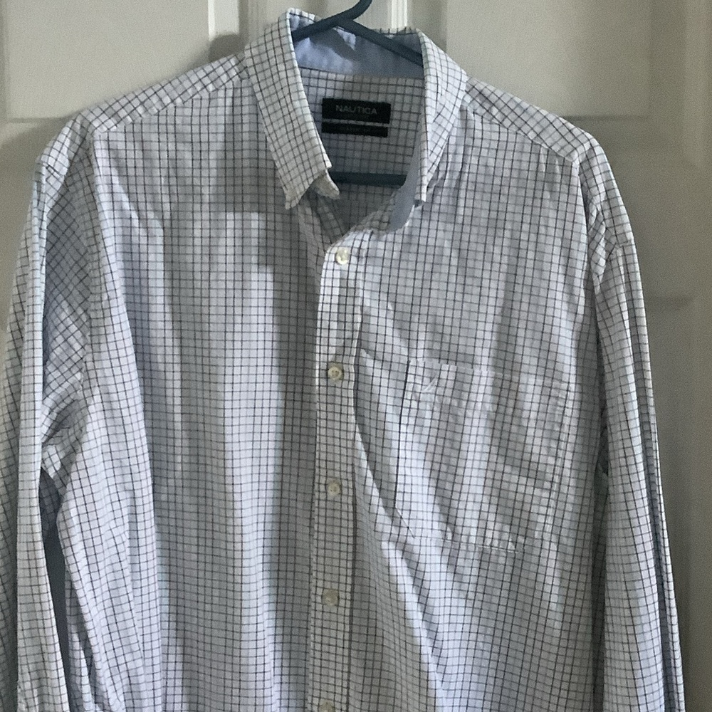 Nautica Men's White and Blue windowpane plaid Buttonup‎